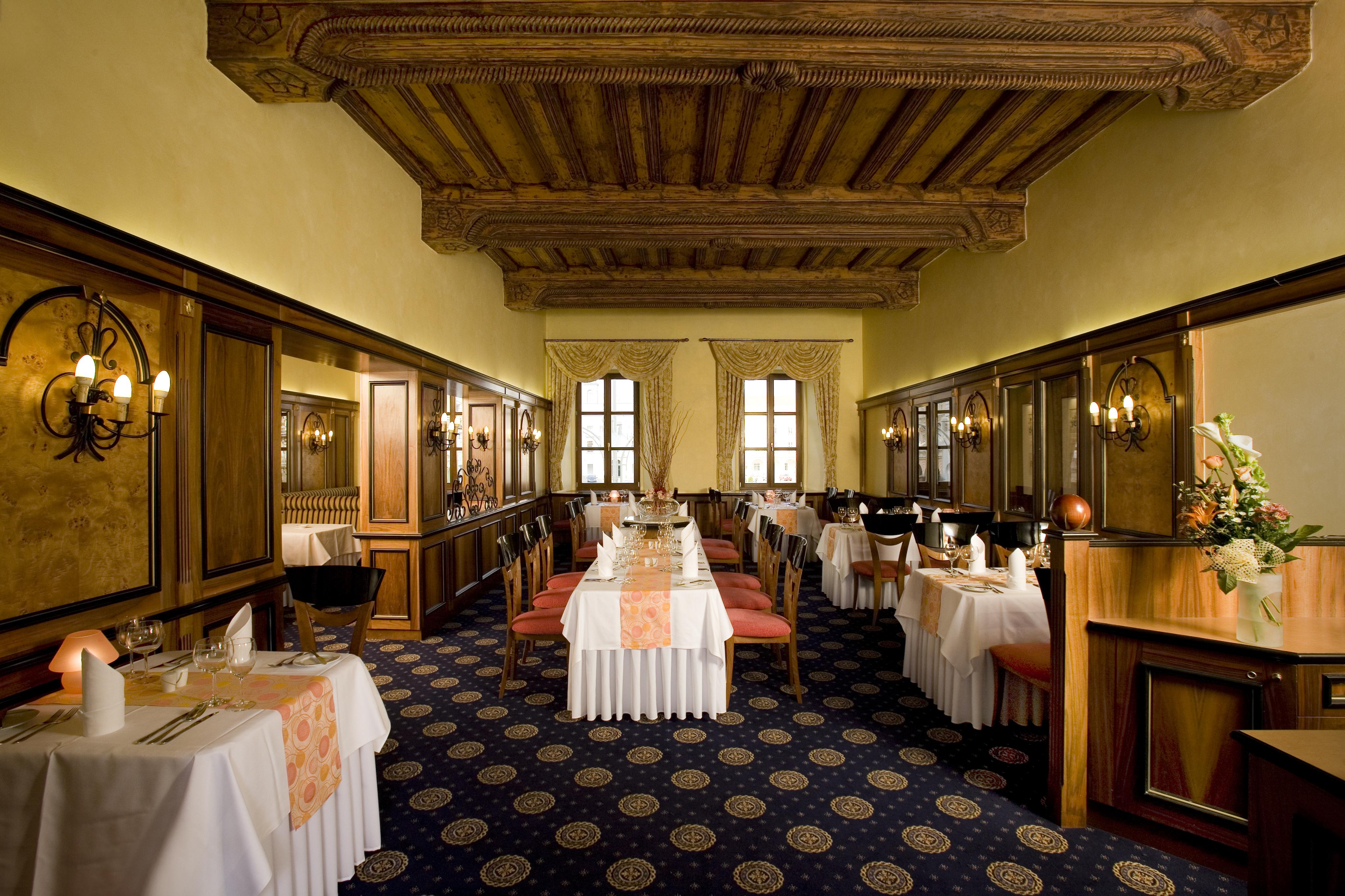 Grandhotel Zvon Ceske Budejovice Restaurant billede